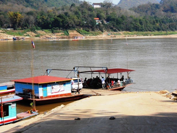 Laos-Ferry (2)